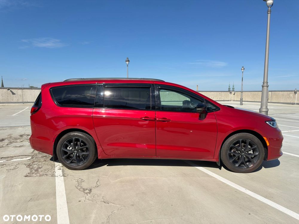 Chrysler Pacifica - 3