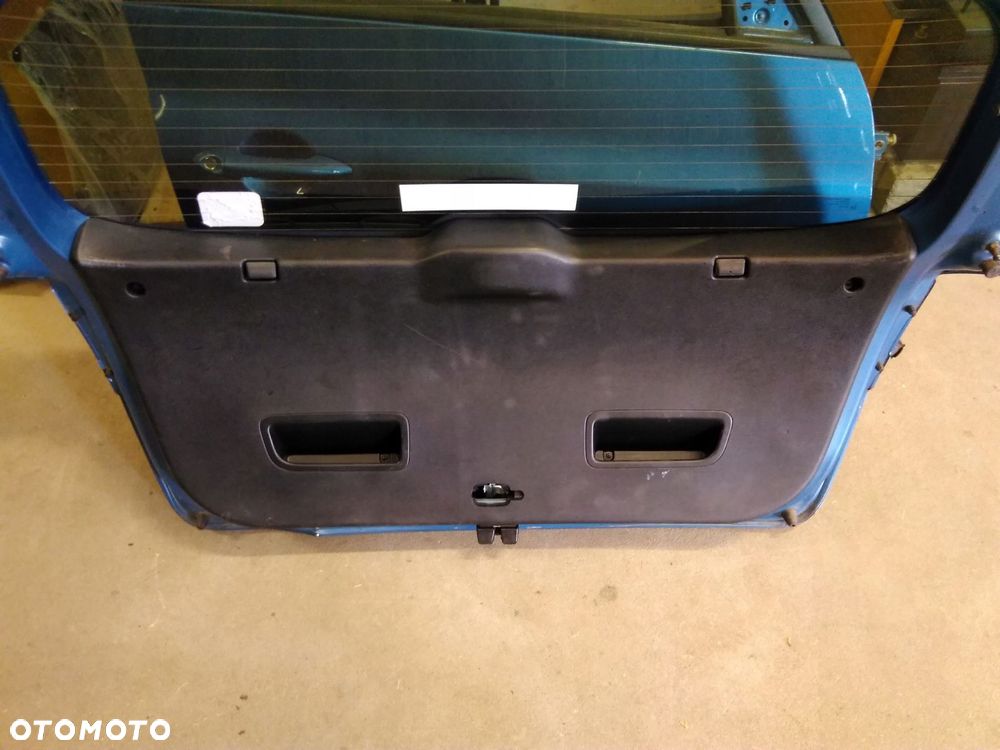 plastik osłona klapy bagażnika kia venga
