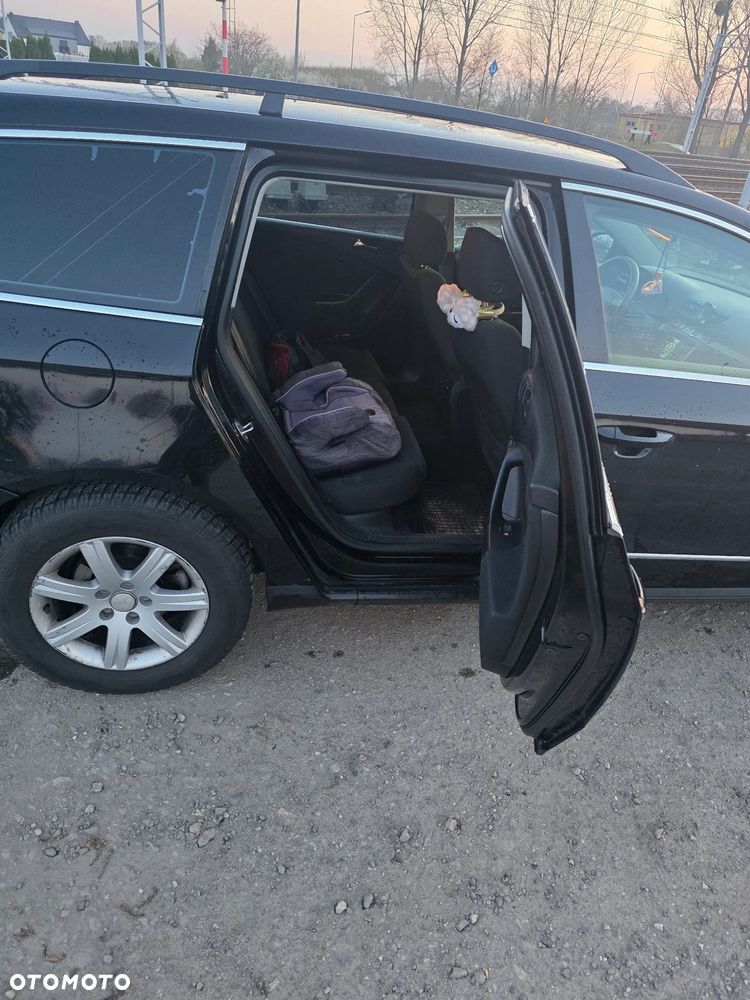 Volkswagen Passat 2.0 TDI DPF Highline - 9
