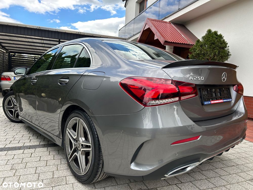 Mercedes-Benz Klasa A 250 7G-DCT AMG Line - 3