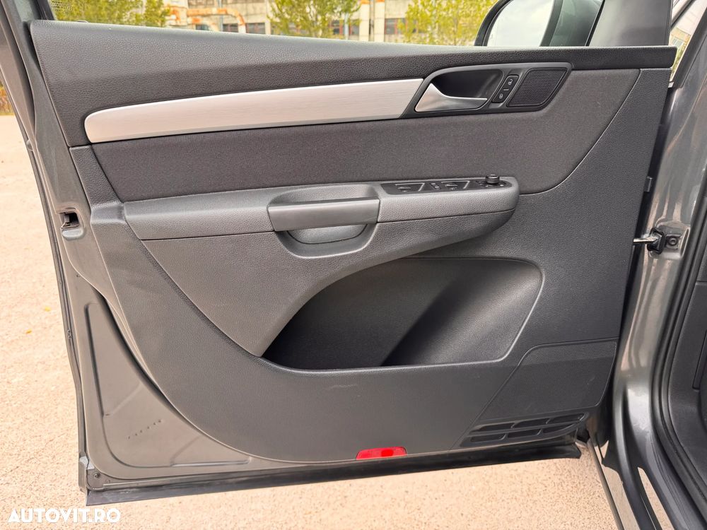 Volkswagen Sharan - 34