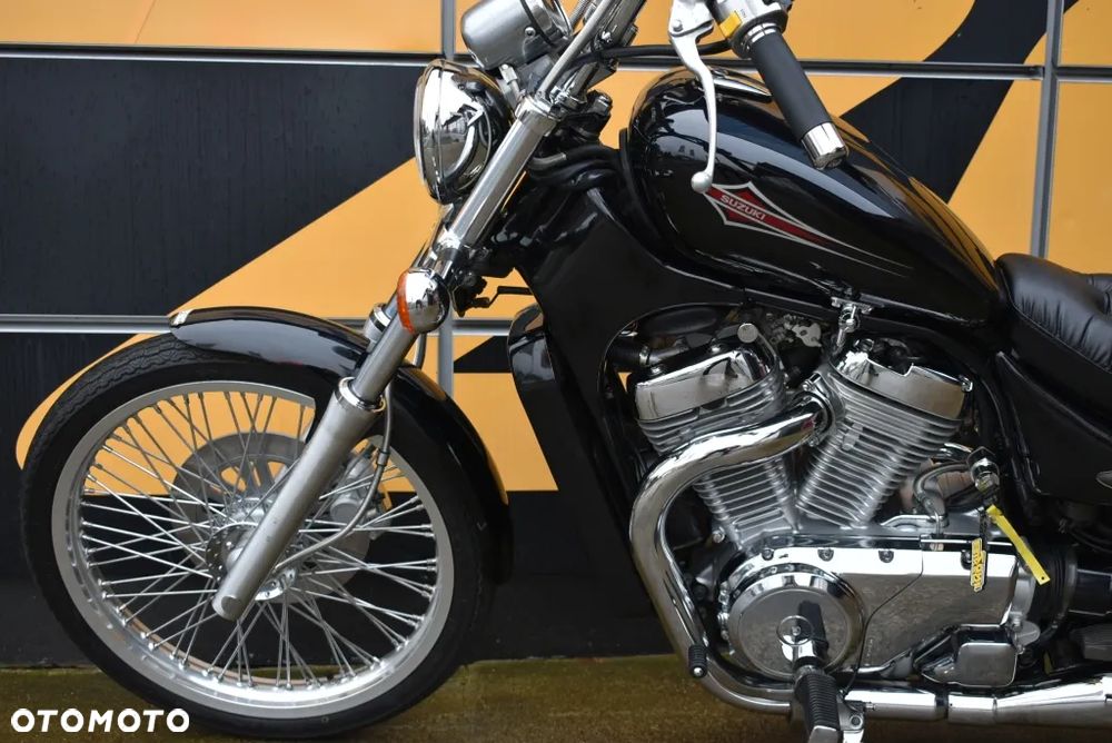 Suzuki Intruder - 10