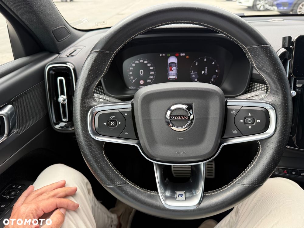 Volvo XC 40 D4 AWD R-Design - 19