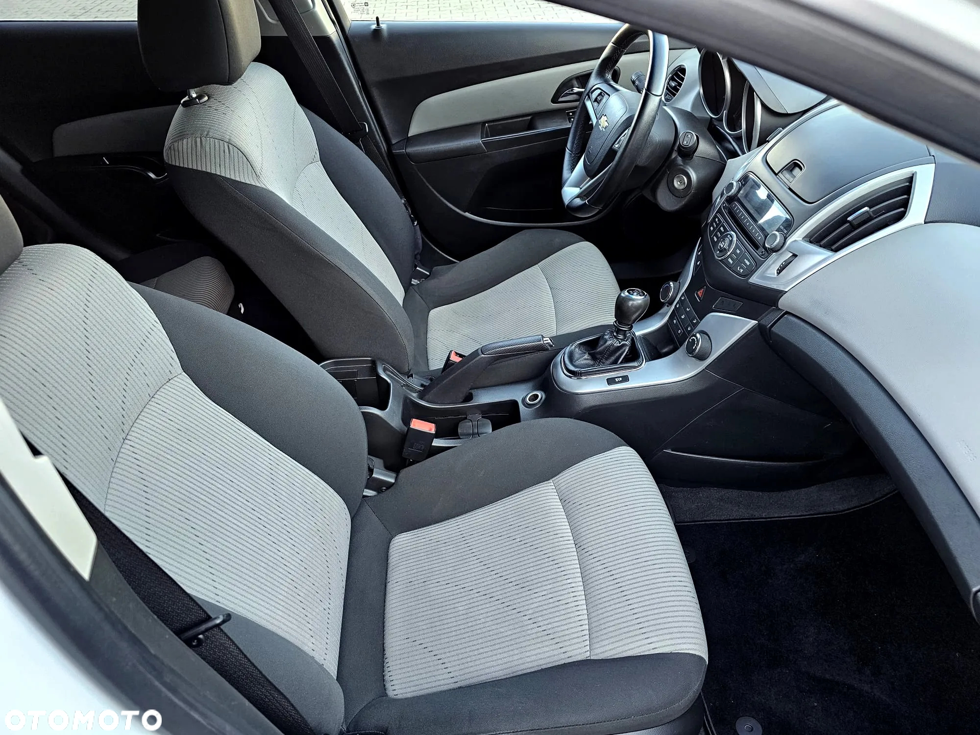 Chevrolet Cruze Station Wagon 1.6 LS+ - 23