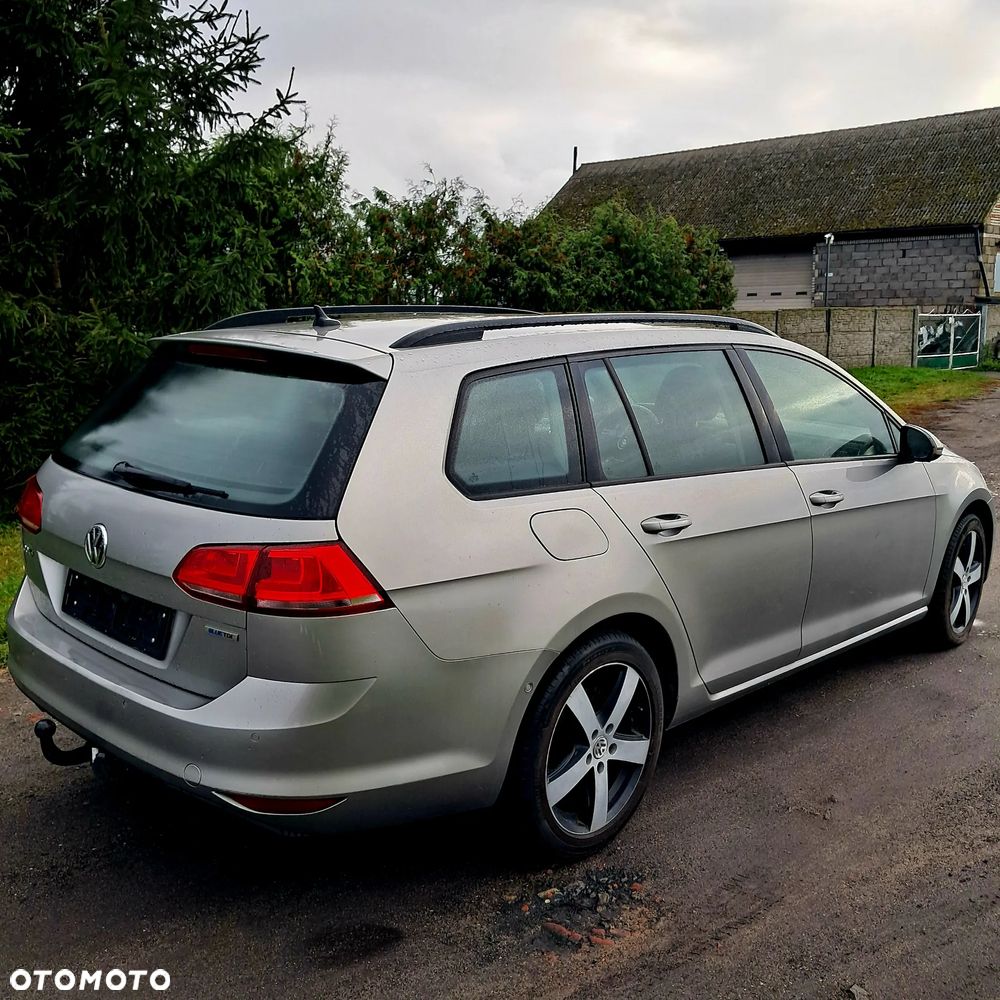 Volkswagen Golf - 5