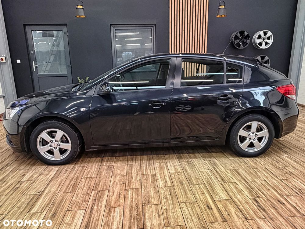 Chevrolet Cruze 1.8 LT+ - 12