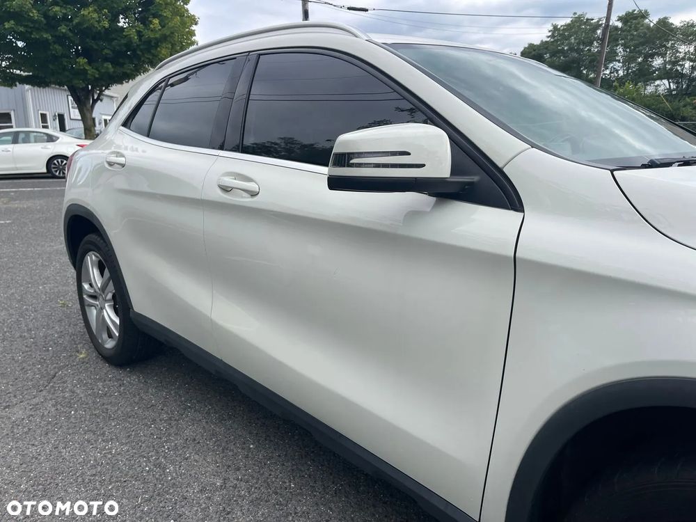 Mercedes-Benz GLA 250 4-Matic - 11