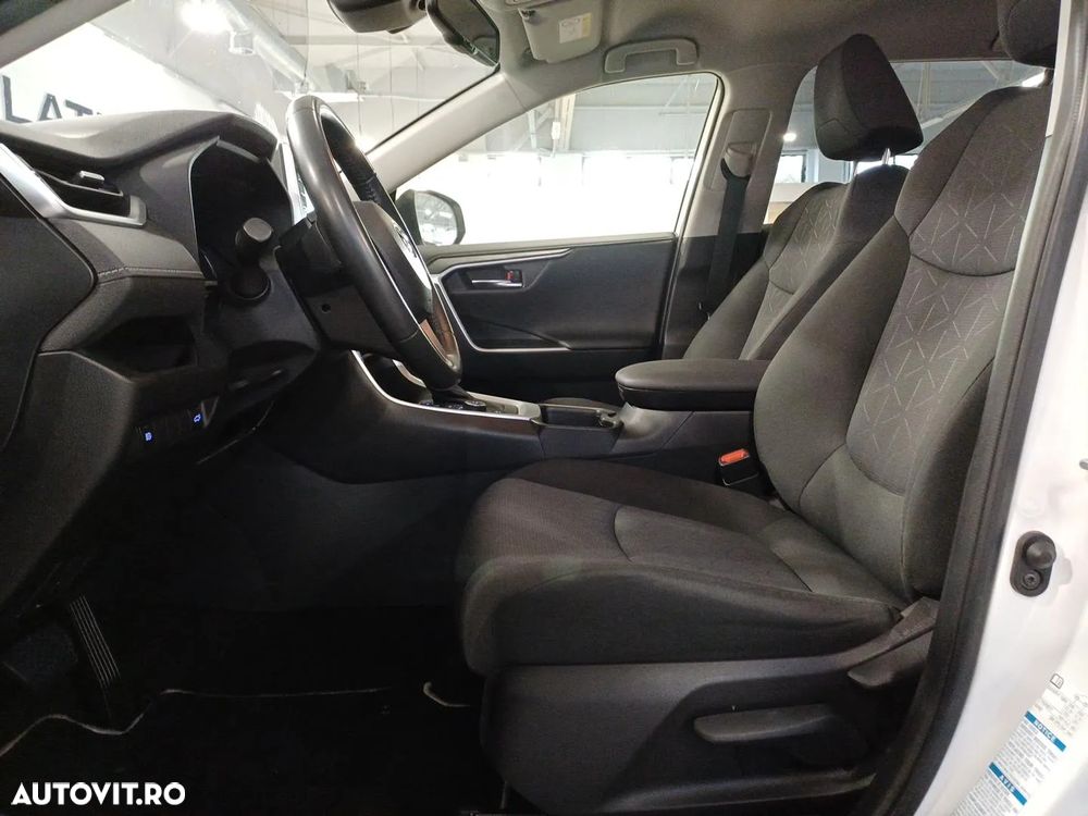 Toyota RAV4 - 11