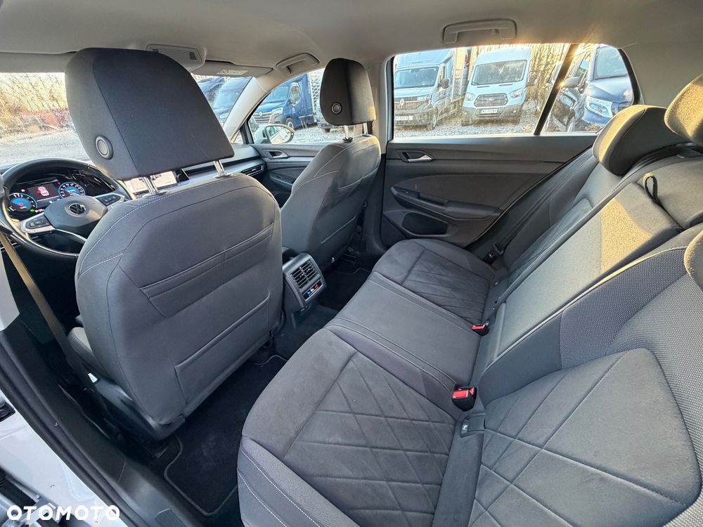 Volkswagen Golf - 24