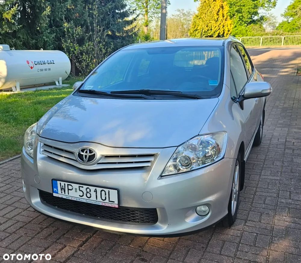 Toyota Auris 1.6 Premium - 1