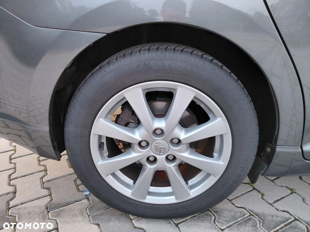 Toyota Avensis - 29