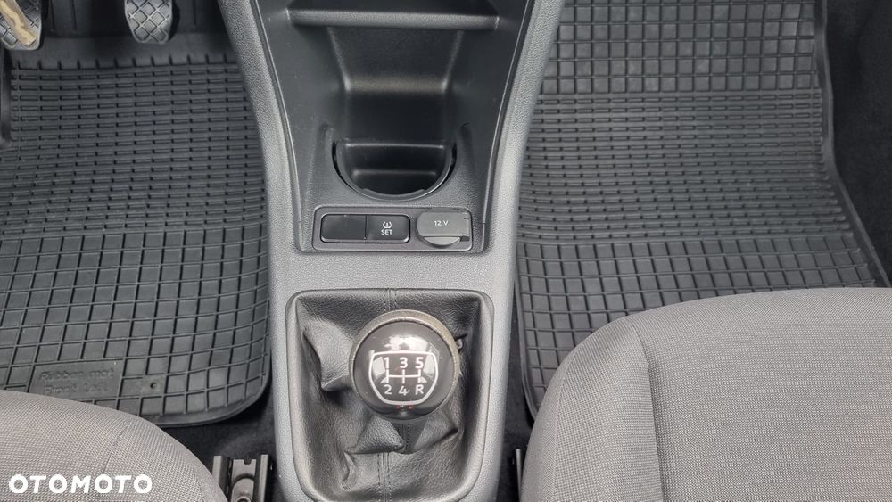 Volkswagen up! Active - 24