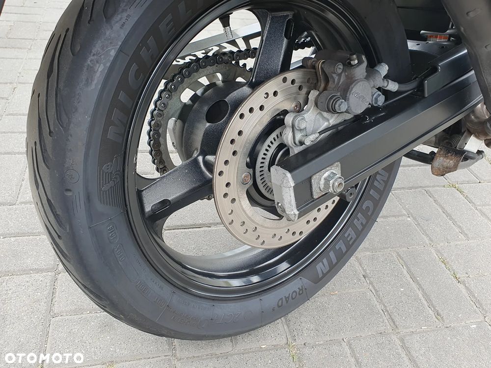 Suzuki V-STROM - 16