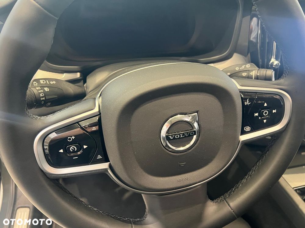 Volvo V60 B4 B Ultimate Dark - 28