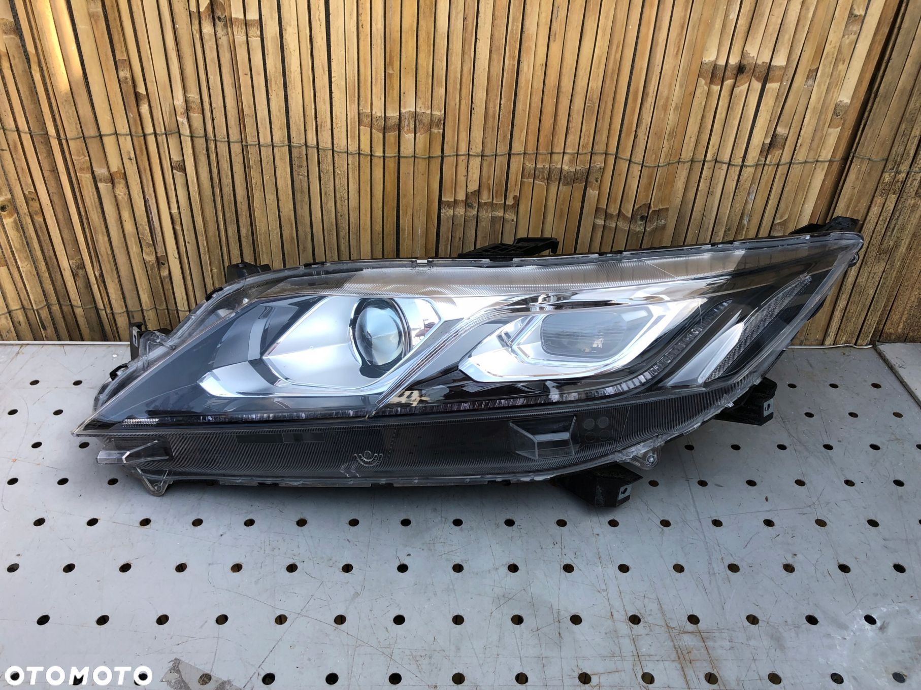 Mitsubishi Eclipse Cross 2018 lampa lewa zwykła - 1
