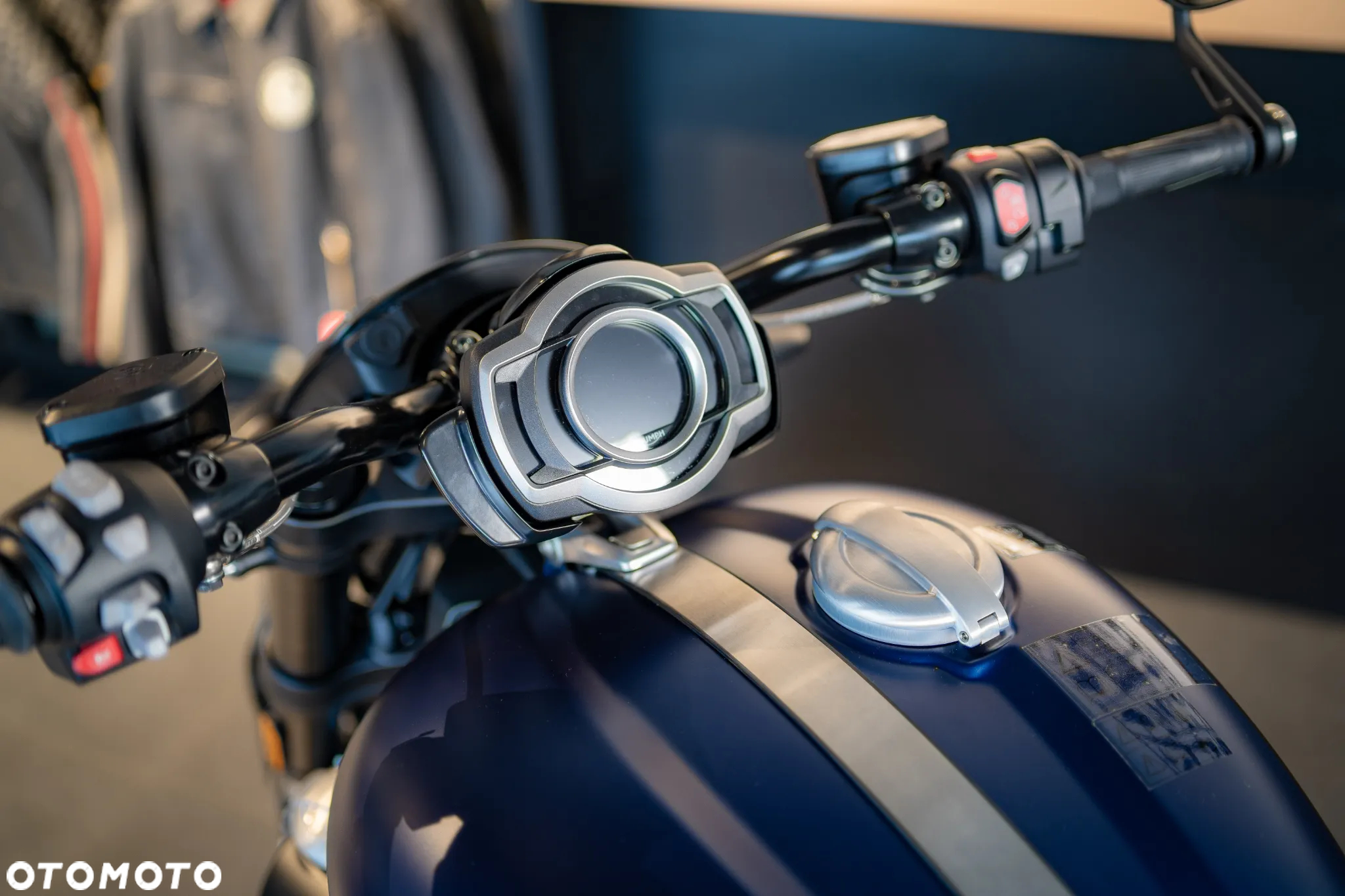 Triumph Rocket - 4