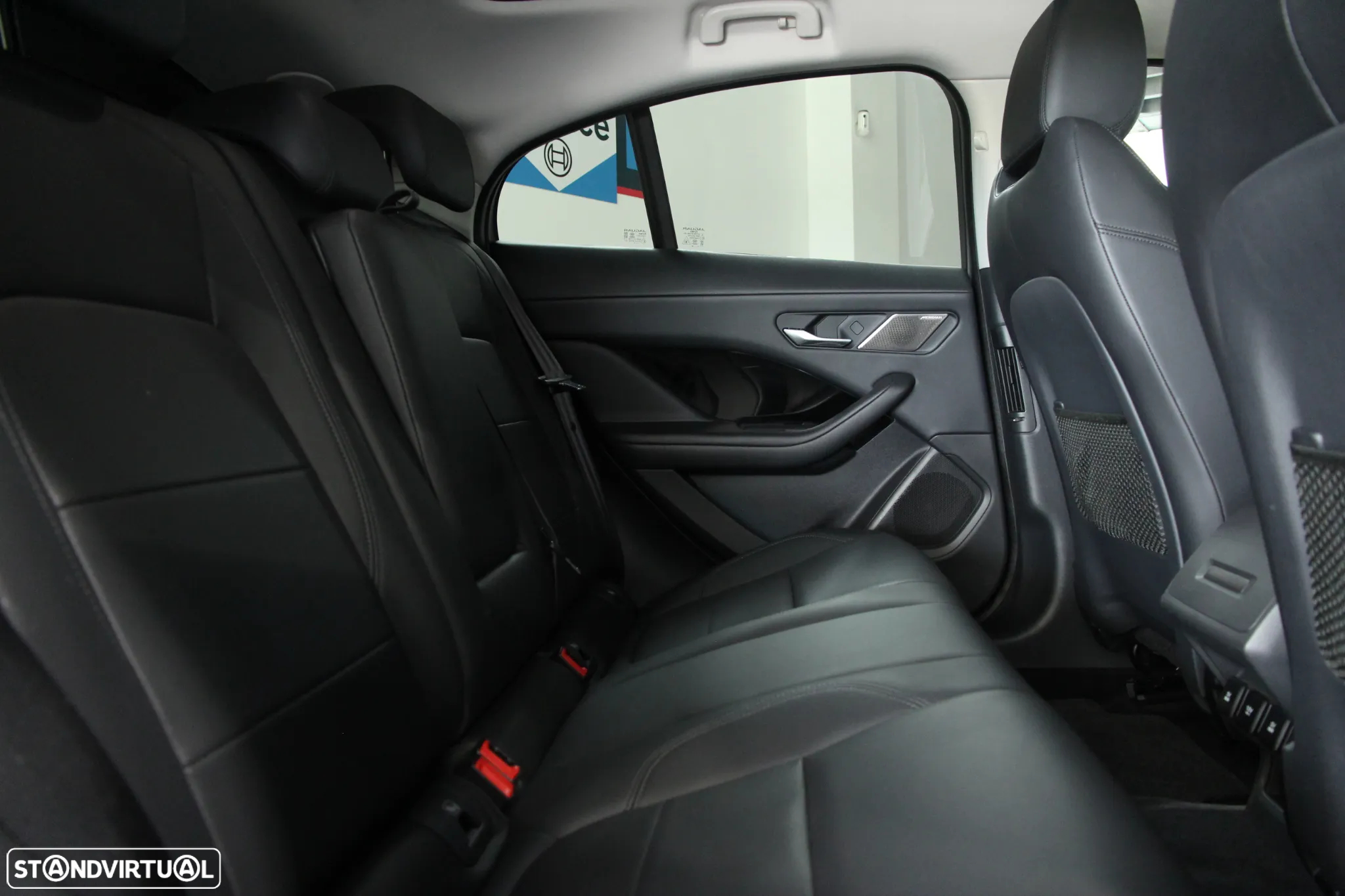 Jaguar I-Pace EV400 AWD First Edition - 23