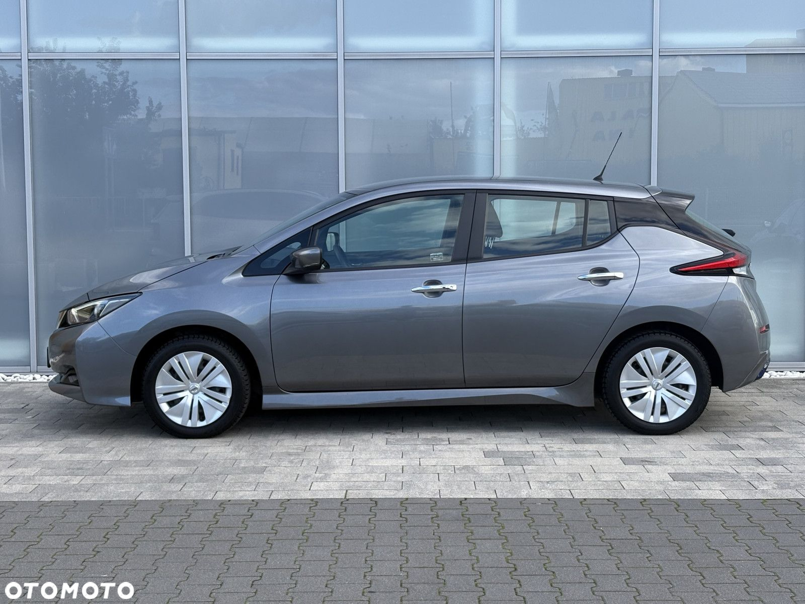 Nissan Leaf - 4