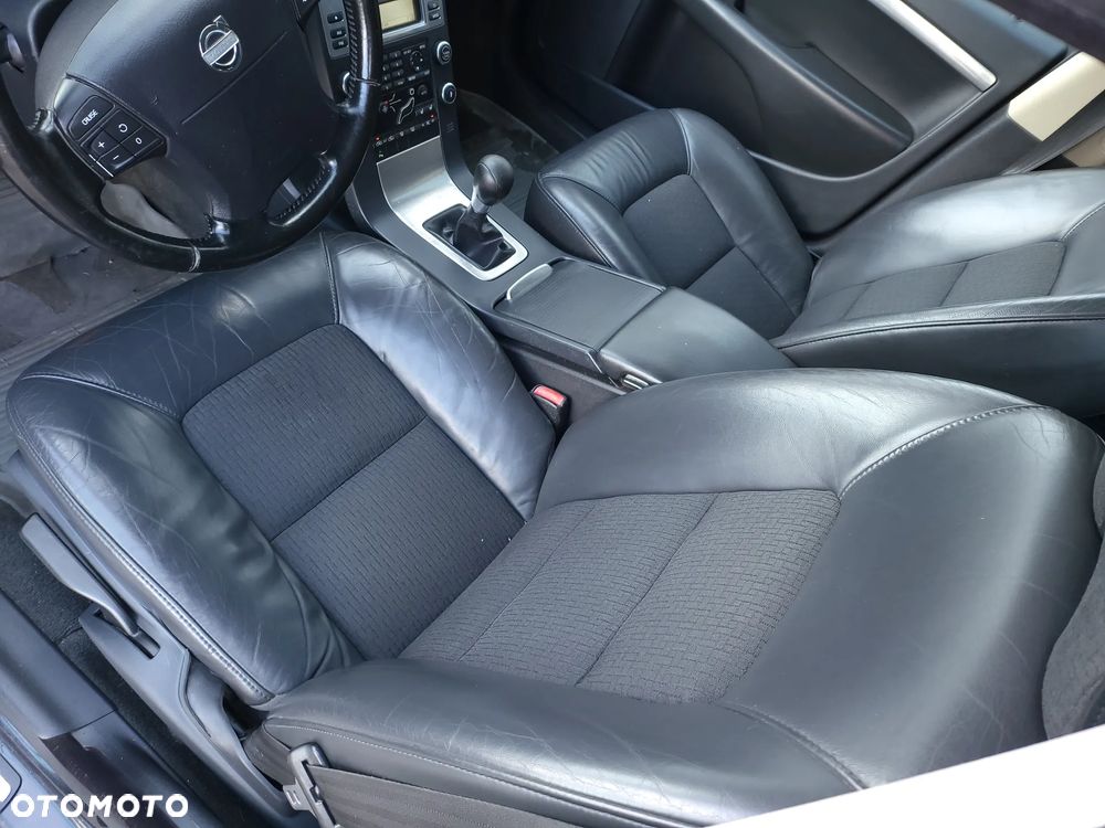 Volvo V70 2.5T Summum - 19