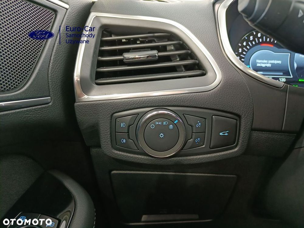 Ford S-Max 2.5 Duratec FHEV TITANIUM - 29