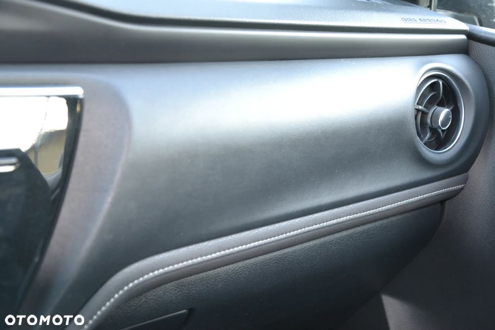 Toyota Auris 1.6 Selection - 15