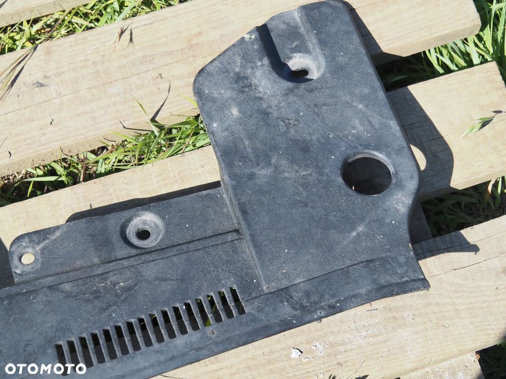 Osłona pasa przedniego górnego Mitsubishi Lancer VIII 6400A831 - 2