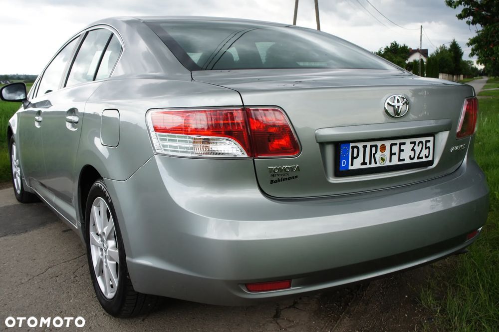 Toyota Avensis 1.8 Comfort - 8