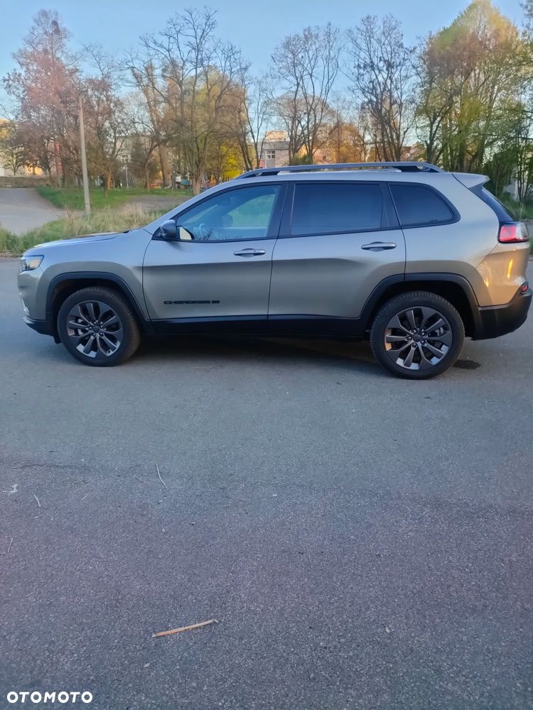 Jeep Cherokee - 29