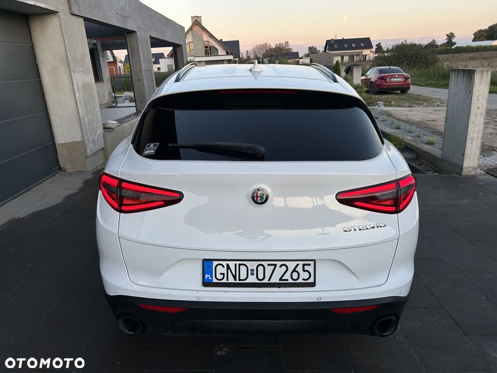 Alfa Romeo Stelvio - 7
