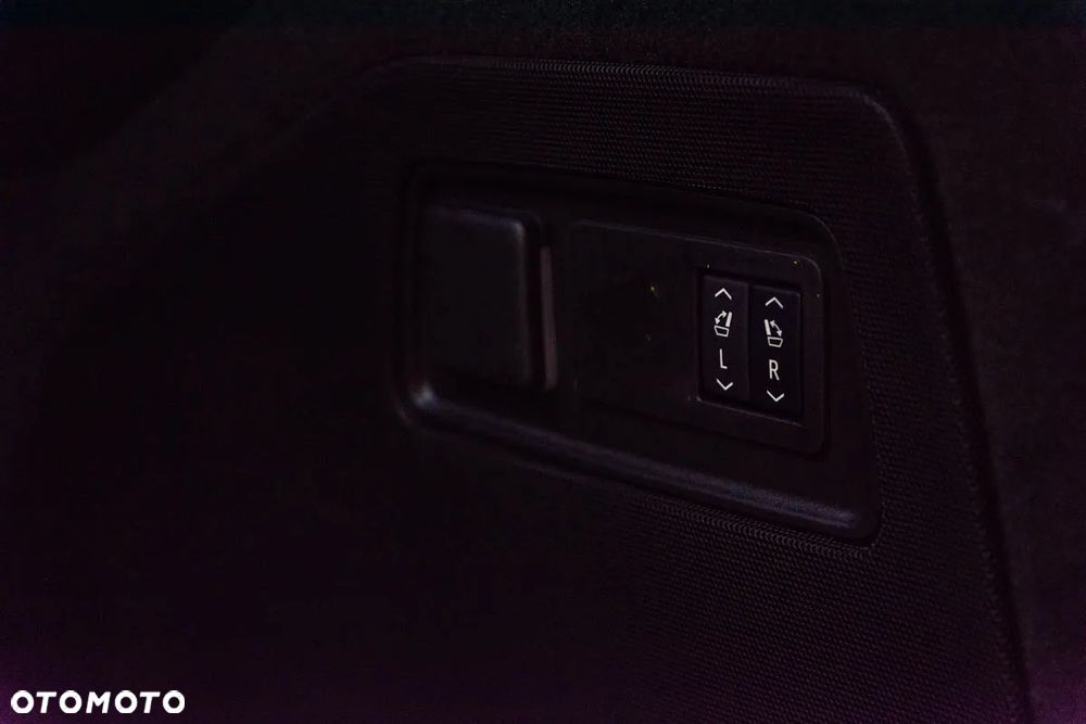 Cadillac Escalade - 4