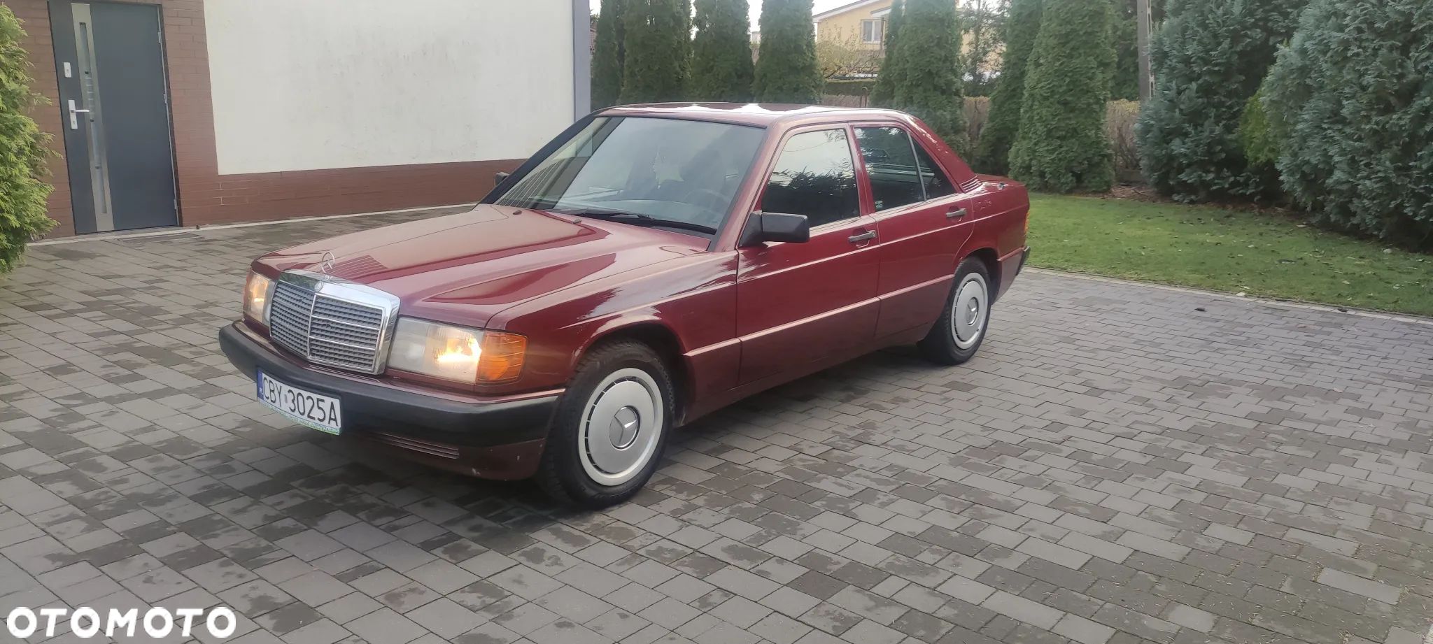 Mercedes-Benz W201 (190) - 1