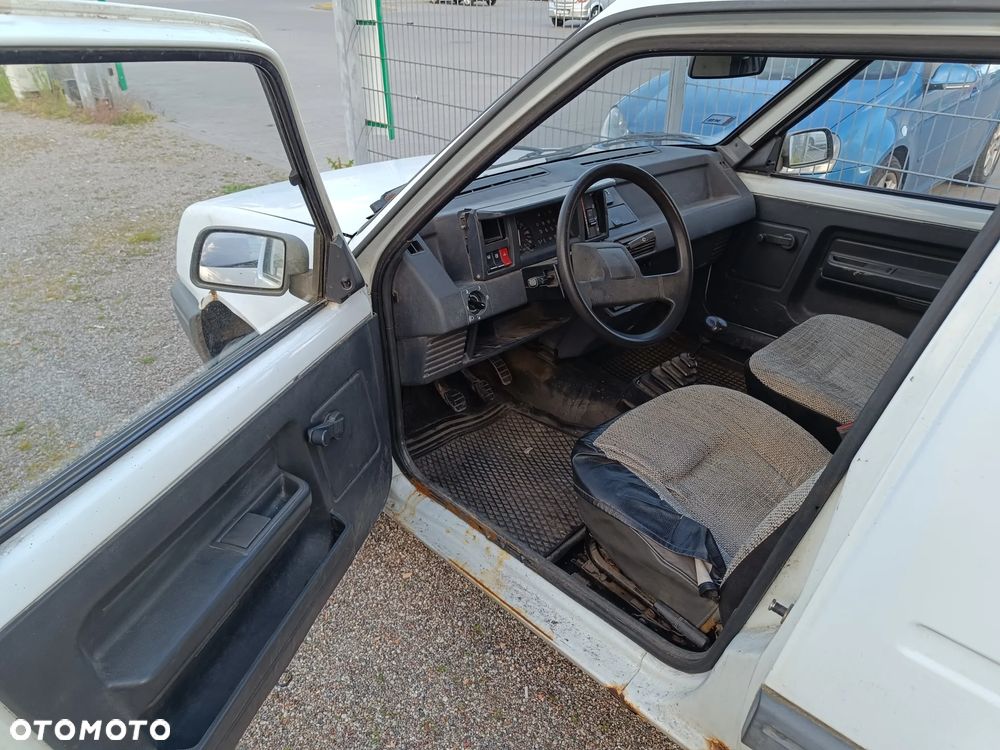 Renault RAPID - 8