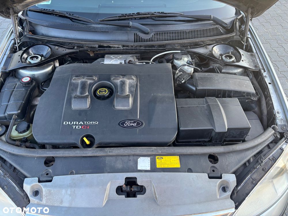 Ford Mondeo 2.0 TDDi Ghia - 23
