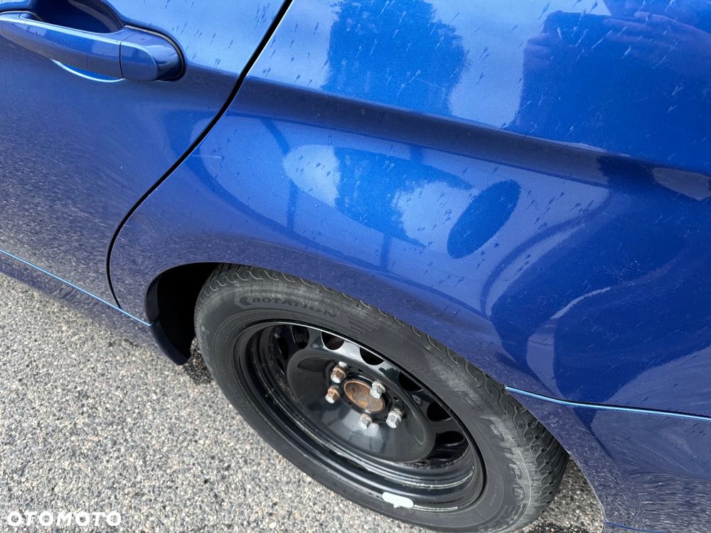 BMW Seria 3 318d DPF - 8