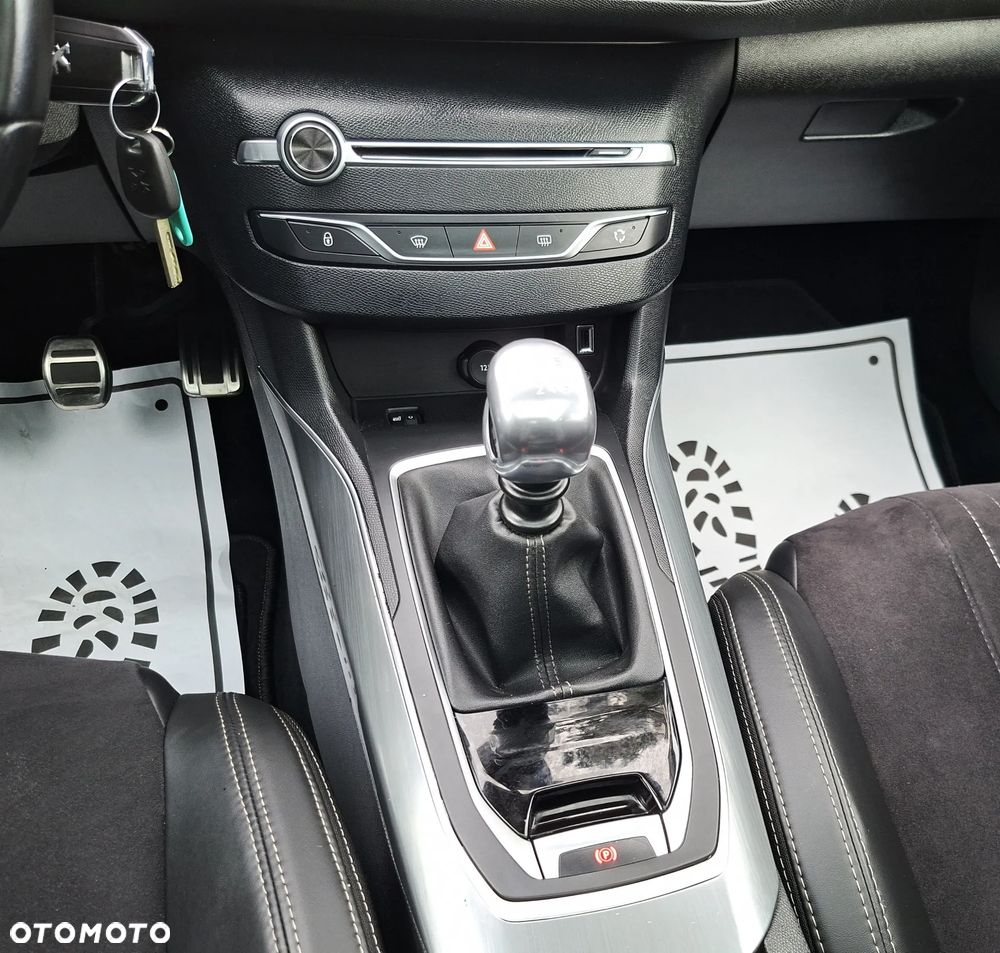 Peugeot 308 HDi FAP 150 Allure - 32