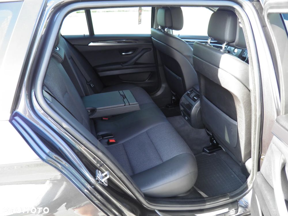BMW Seria 5 525d xDrive - 18