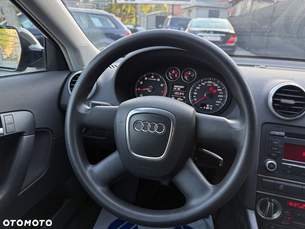 Audi A3 Sportback 1.6 Ambiente - 25