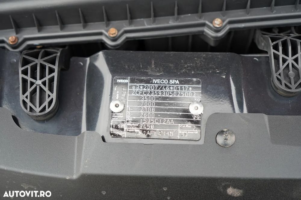 Iveco DAILY 35-130 / BASCULATOR / CU TRACȚIE DUBLA / DOUĂ TRANSPORTURI / MANUAL / 7 LOCURI / - 38