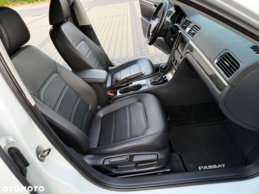 Volkswagen Passat - 23