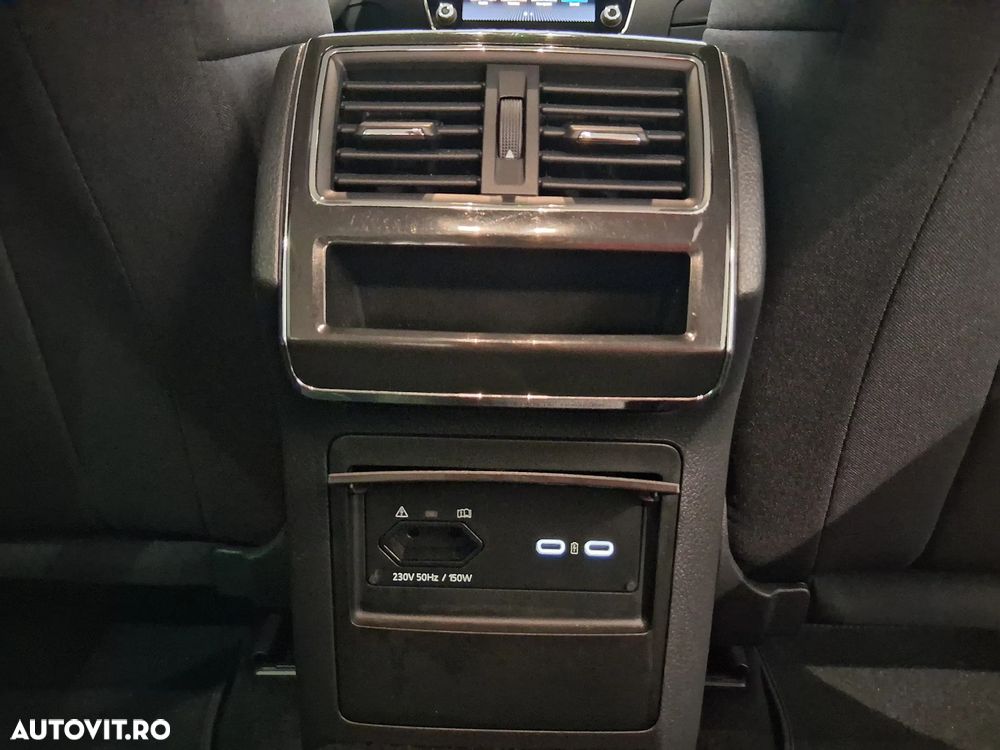 Skoda Superb 2.0 TDI DSG Ambition - 36