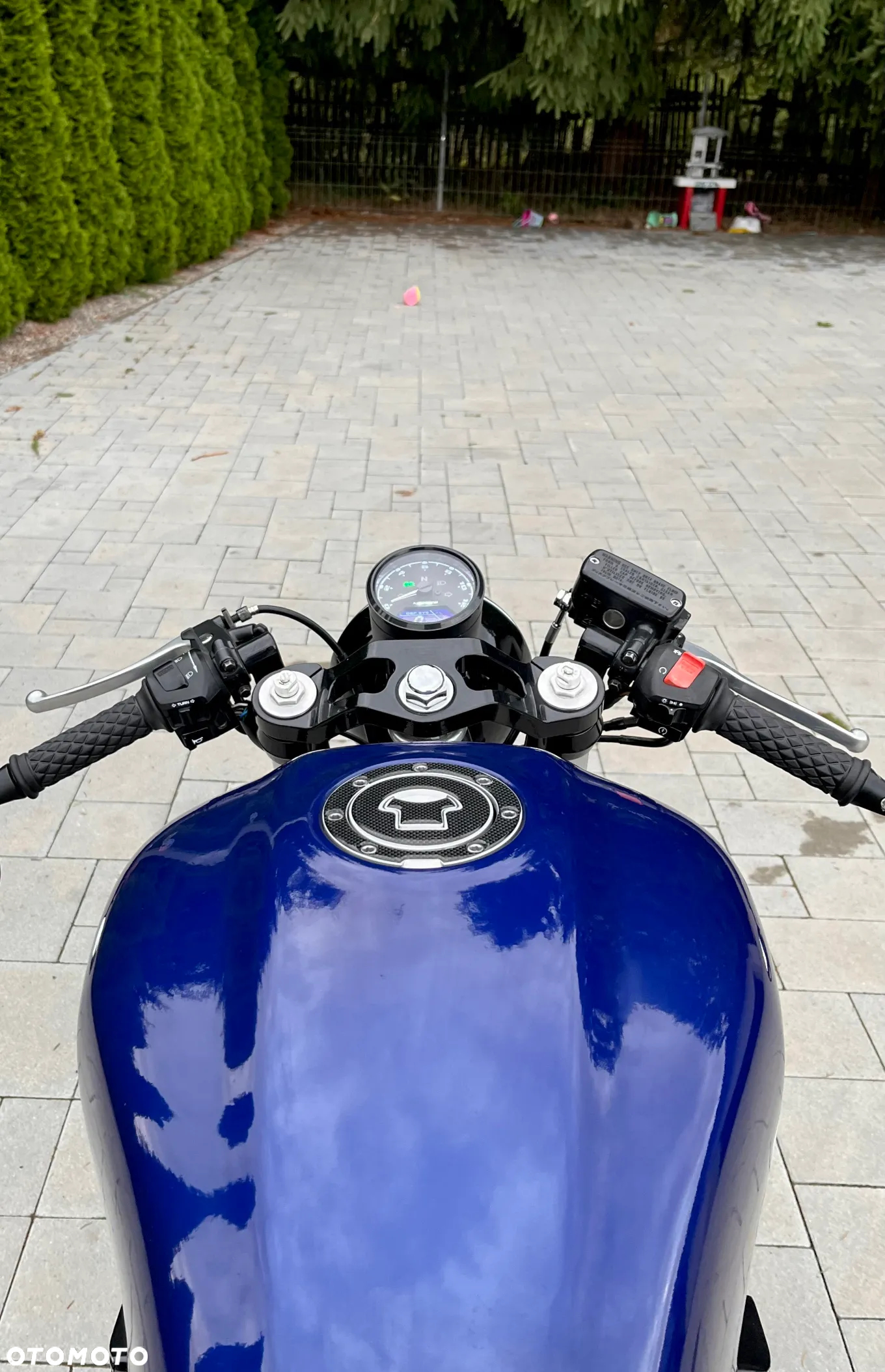 Honda CB - 12