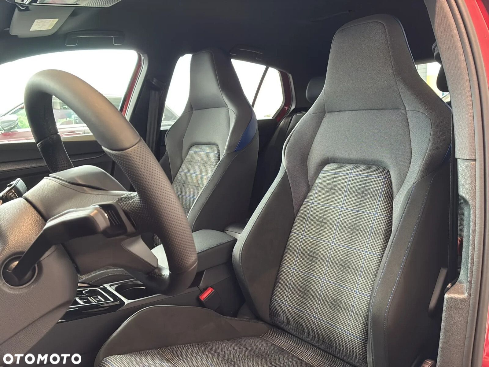 Volkswagen Golf - 6