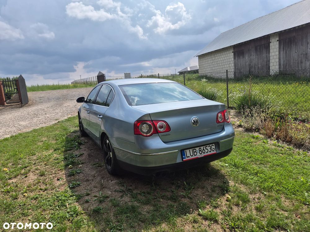 Volkswagen Passat 2.0 FSI Comfortline - 3