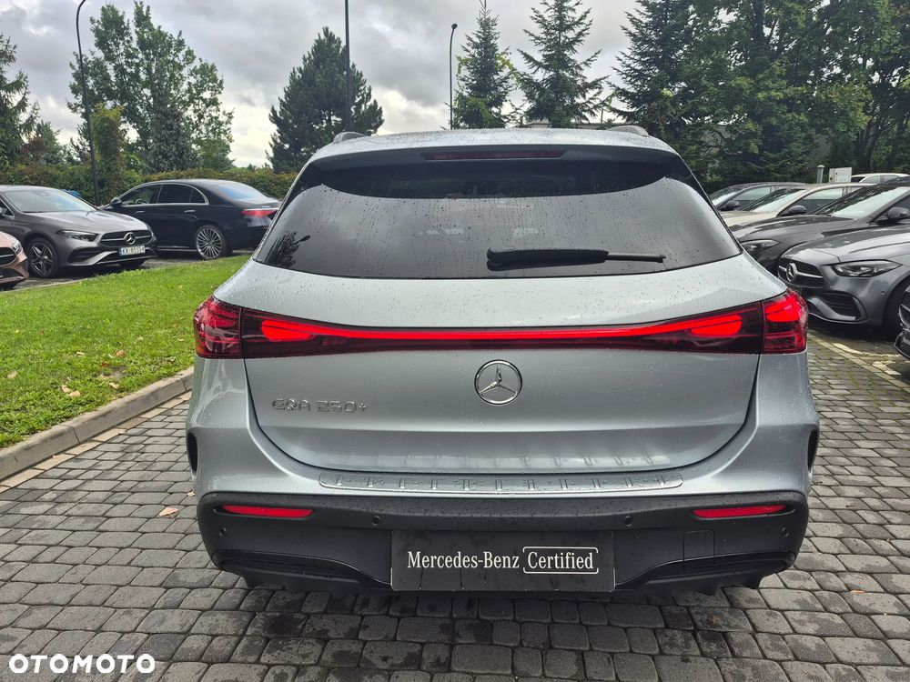 Mercedes-Benz EQA 250+ 70.5kWh AMG Line - 11