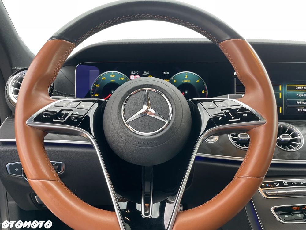 Mercedes-Benz CLS 300 d 4Matic 9G-TRONIC AMG Line - 24