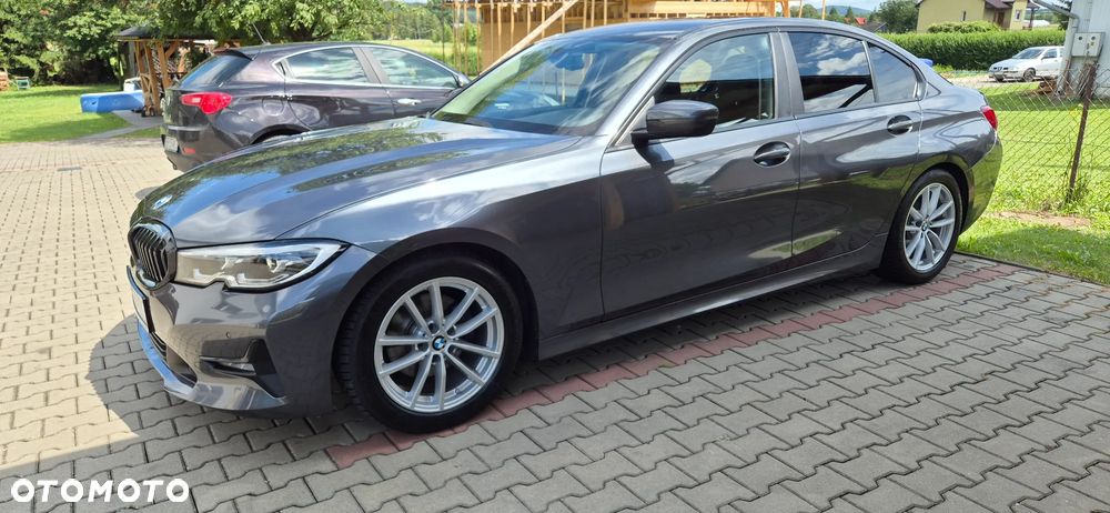 BMW Seria 3 320d mHEV - 11