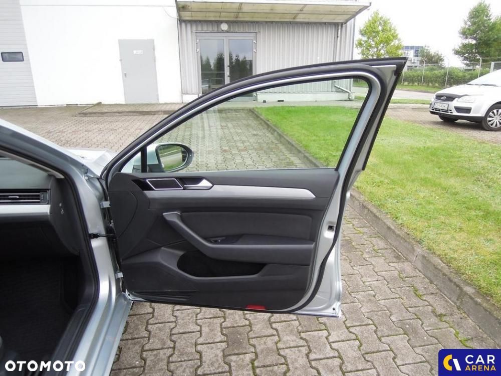 Volkswagen Passat - 27
