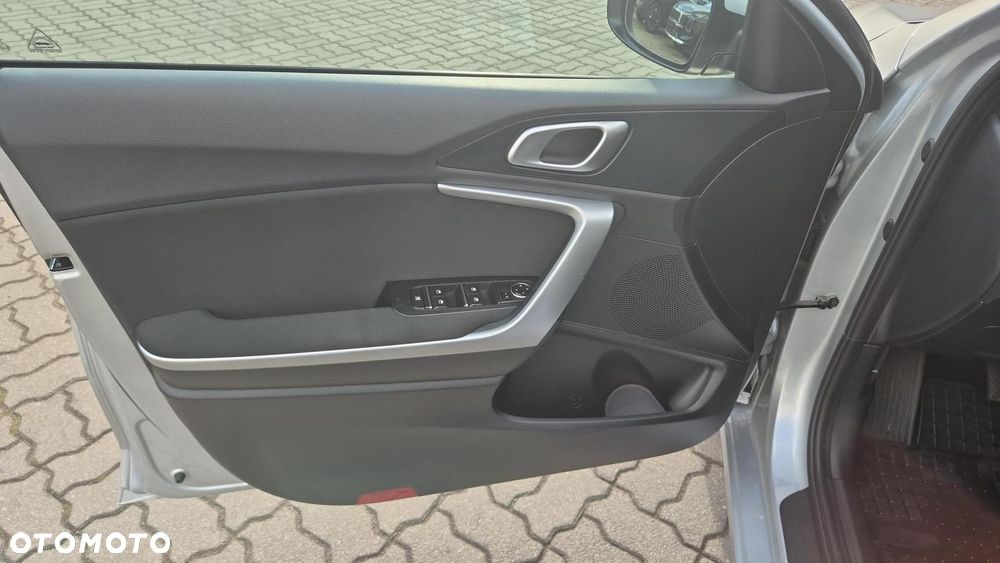 Kia Ceed 1.5 T-GDI M - 10