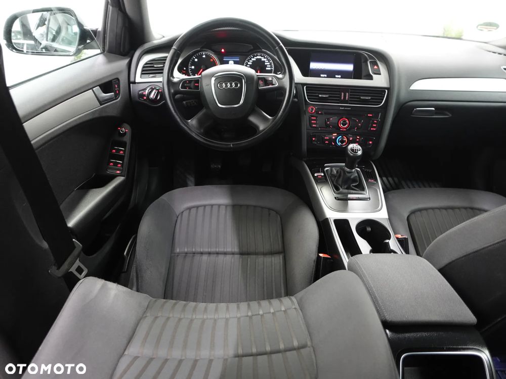 Audi A4 Avant 2.0 TDI DPF quattro Ambiente - 28