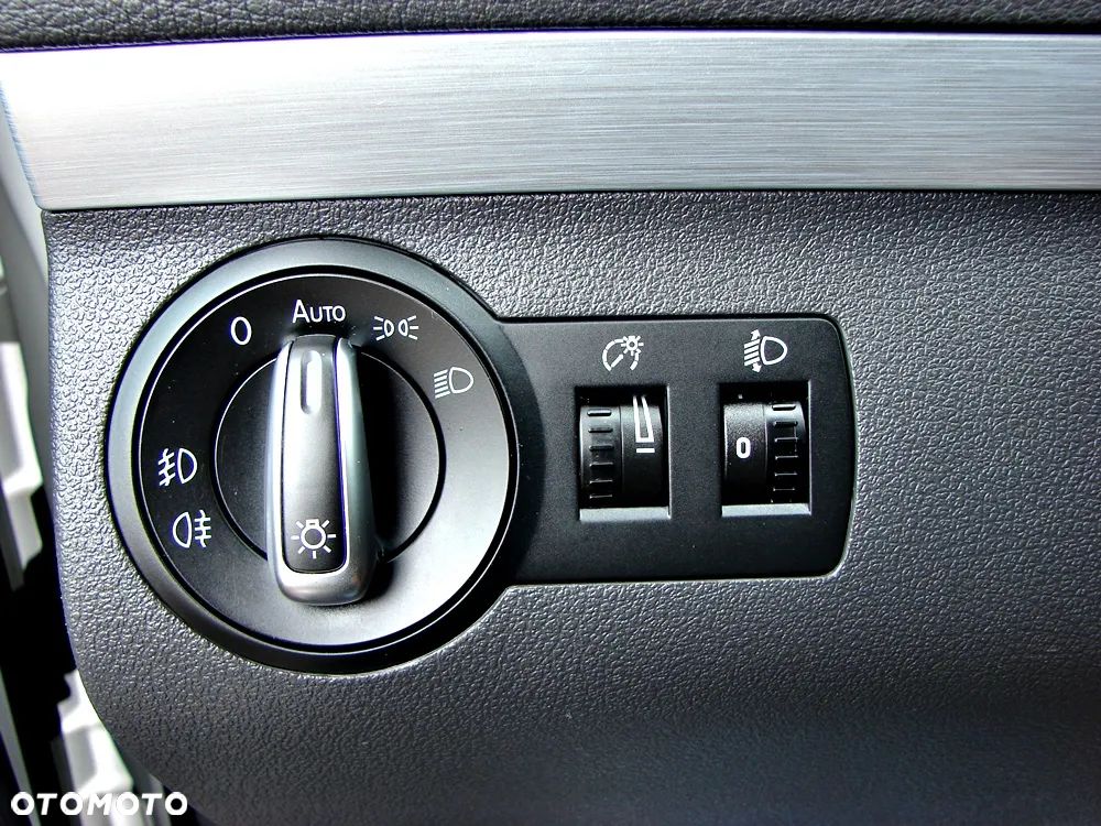 Volkswagen Touran 1.6 TDI DPF BlueMotion Technology Cup - 28